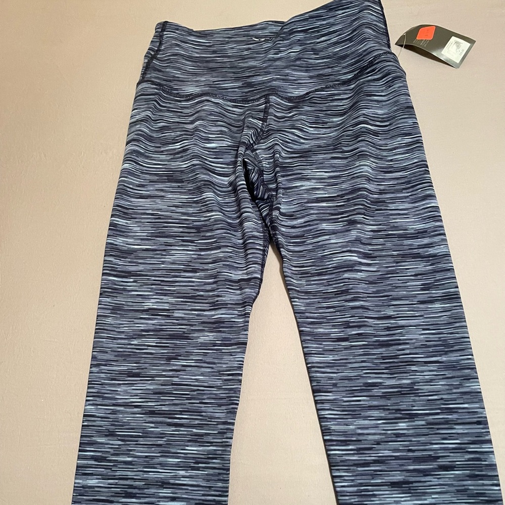 Old Navy Active Go Dry High Rise Crop